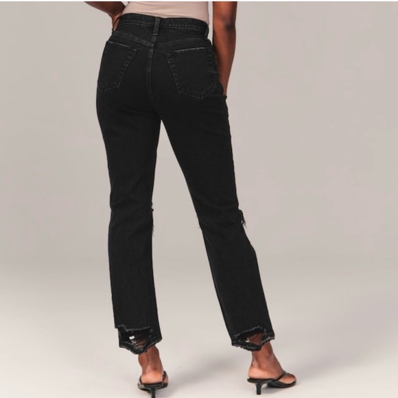 Abercrombie Ankle Straight Ultra High Rise Jeans - Picture 3 of 7